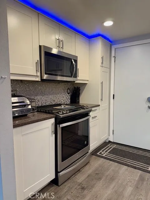 5291 Colodny Drive 5, Agoura Hills, California 91301 home-pic-12